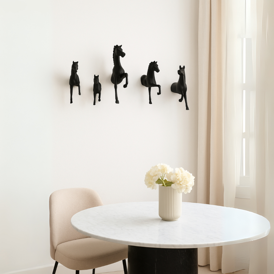 Wandskulpturen „Pferde Herde“ – 5-teilig